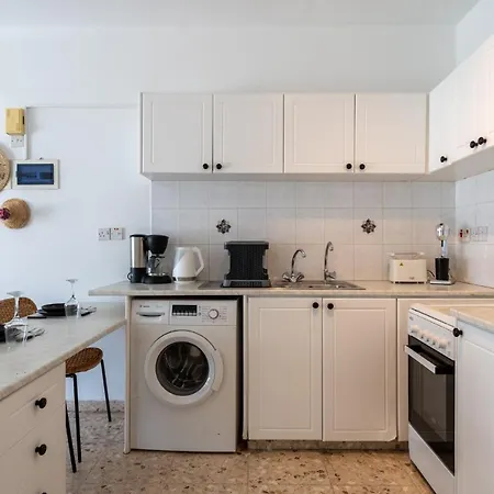 Blossom 1-bedroom In Λάρνακα