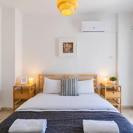Blossom 1-bedroom In * לרנקה