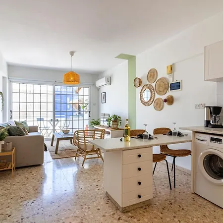 Blossom 1-bedroom In לרנקה