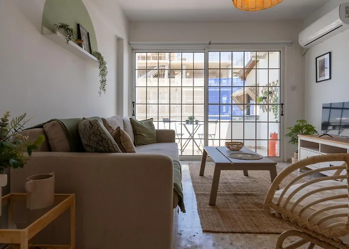 アパート Blossom 1-bedroom In ラルナカ