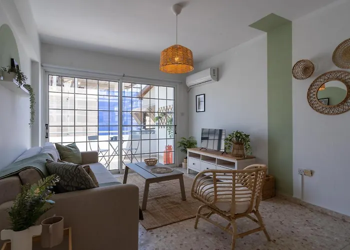 Blossom 1-bedroom In * ラルナカ